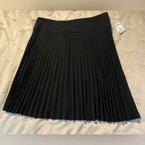 MKM Designs Black Pleated Skirt Size 9/10. Pretty pick for the office or go Goth